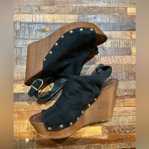 Faux wood/suede chunky wedge